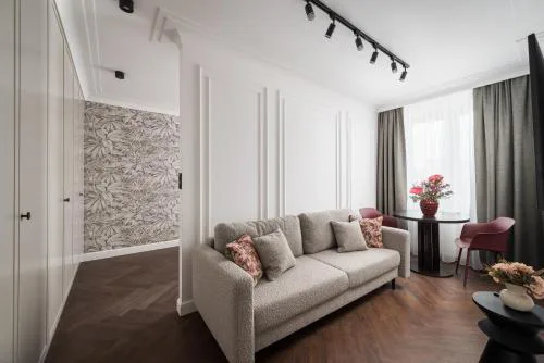 City Centre Deluxe Apartment by BookingHost