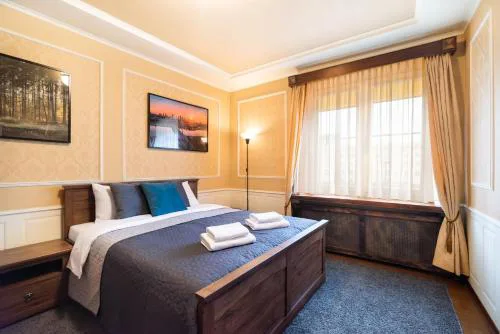 City Centre Open View Apartment by BookingHost