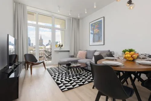 City Panorama Spacious Apartment by Renters Prestige