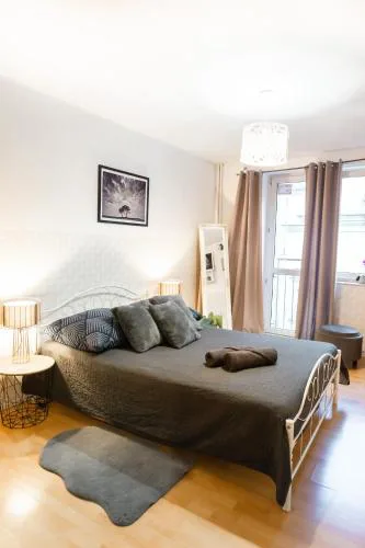 ClickTheFlat Constitution Square Apart Rooms