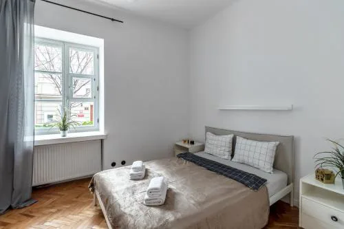Close-Central Warsaw Apartment - Great Location- Warsaw Stays-Mostowa