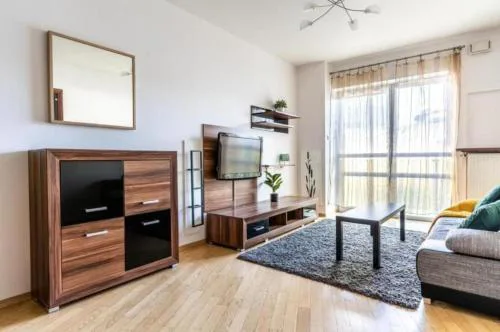 Close- Golden Apartments - Spacious & Bright in Platinum Towers by Browary Warszawskie