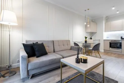 Close- Urban Chic - Luxury Warsaw Stays - Mennica Residence - 4 Bedrooms