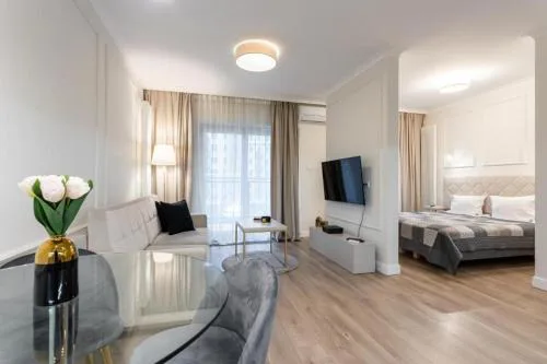Close-Urban Chic- Mennica Residence - Warsaw Center - For 15 Guests