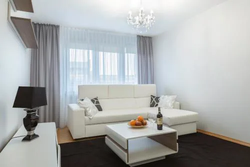 Comfy flat in the City center. Great view.