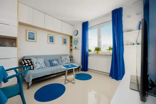 Cosy Apartment with Smart TV by Noclegi Renters