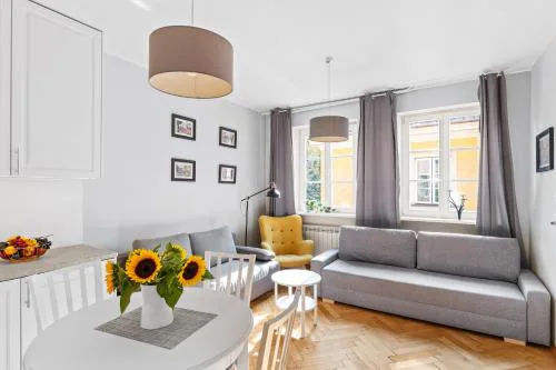 Cute apartment in the historic old town of Warsaw