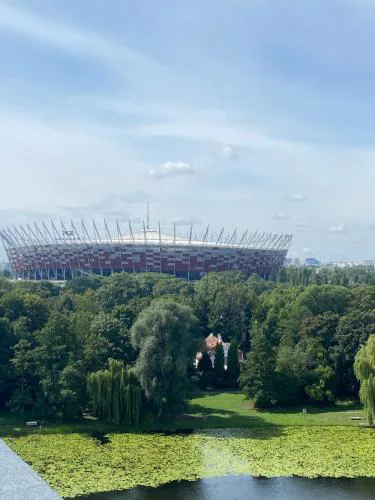 Dedek Park - historyczny dworek w pięknym Parku Skaryszewskim obok Stadionu Narodowego