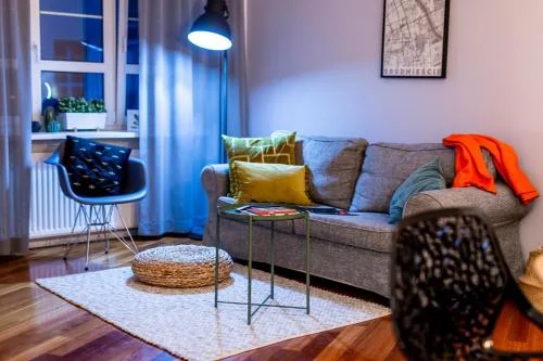 Elegant and cozy in the amazing part of downtown