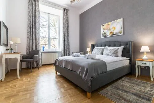 Elegant Freta 25 Apartment by Noclegi Renters