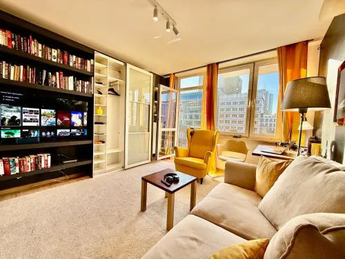 FORUM metro WiFi 1Gbs 70'TV Netflix HBO AppleTV