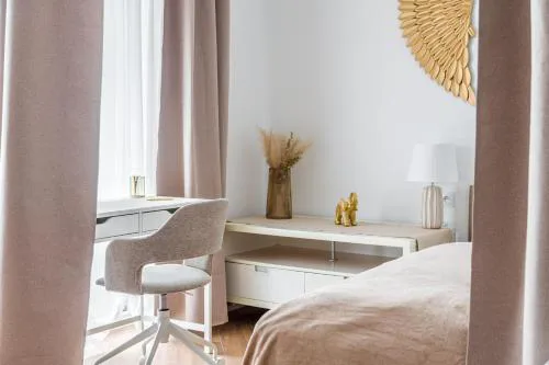 Golden Wings Warszawa by Aparo -- Cicha Okolica, Nowy Apartament, Taras, Łóżeczko dla dziecka, Nowoczesne Bemowo