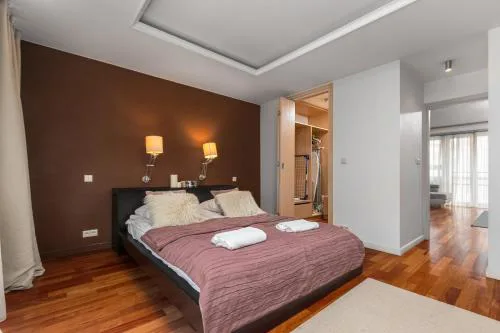 Great 2 BDR apartment, prestigious location in the center of Warsaw.