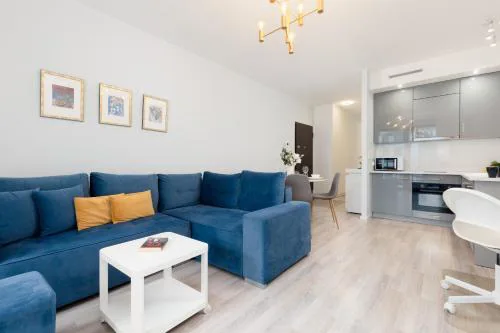 Grzybowska Apartment with Air Conditioning & Balcony Warsaw by Renters Prestige