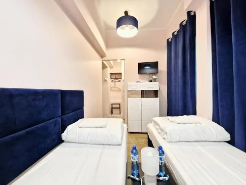 Hostel Helvetia - Private Rooms in City Center