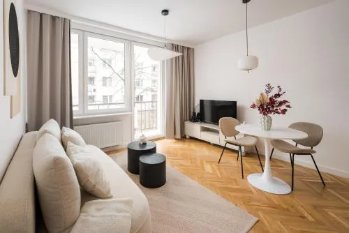 Krasiński Garden Superior Apartment by BookingHost