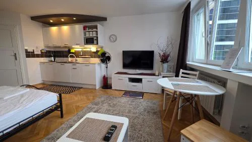 Like Home Flat B