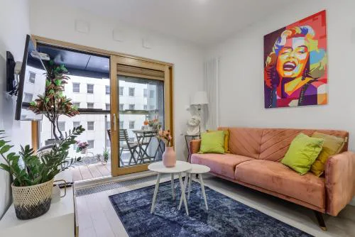 Lumina luxury apartments in Mennica Residence