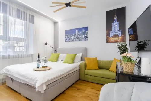 Lumina studio with balcony near Arkadia center Warsaw