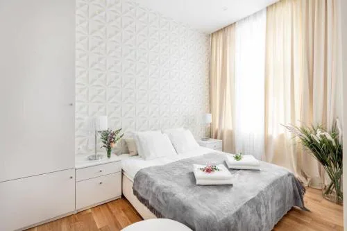 Luxury Apartment 60 by BookingHost