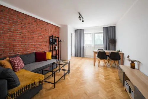 Metro Kabaty Deluxe Apartment by BookingHost