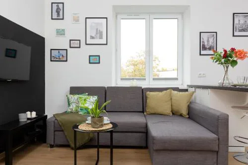 Metro Młynów Warsaw Wola Apartment Długosza by Noclegi Renters