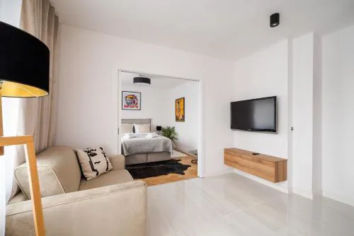 Metro Ratusz Arsenał Deluxe Apartment by BookingHost