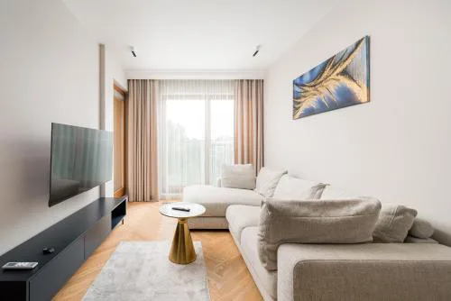 Metro Słodowiec Deluxe Apartment by BookingHost