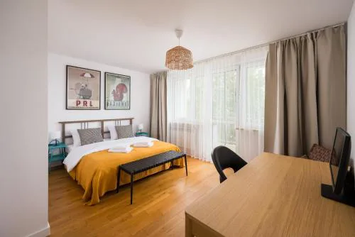 Metro Stokłosy 2-Bedroom Apartment by BookingHost