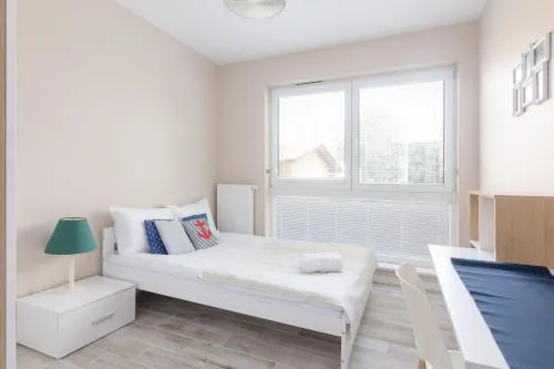 Metro Wilanowska Comfortable Apartment by BookingHost
