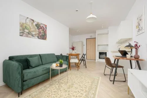 Modern Apartment with Balcony near Aleje Jerozolimskie by Noclegi Renters