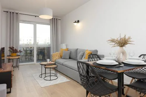Modern & Bright Apartment with Parking and Balcony by Noclegi Renters