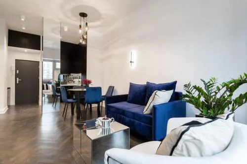 Modern & Stylish Apt Center