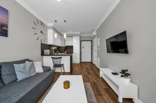 Mokotów Apartment - Park, Metro & Shops nearby - by Rentujemy