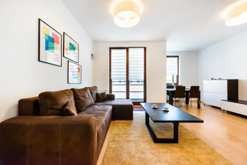 Mokotów Sunlight Apartment by BookingHost