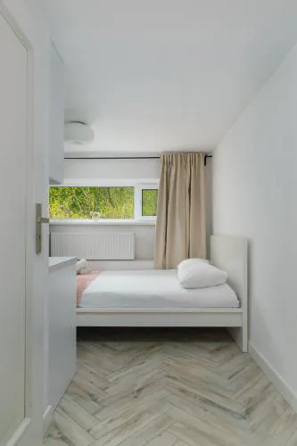 New Apartment On Batorego, Metro, Centre , Wi-Fi - by HIK Apartments