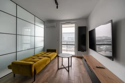 Nowy Komfortowy Apartament Warszawa Wiktoryn 6A, TV Smart, 72", WIFI