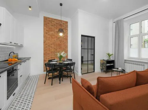 oompH Warsaw Central 2 Bedroom Apartment