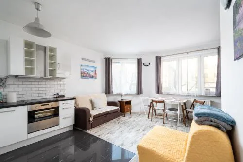 Park Praski 2-Bedroom Apartment by BookingHost