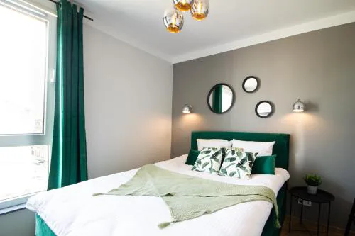 Patio Praga Metro Apartment by BookingHost