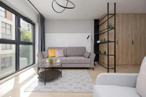 Piękne Studia dla 3 osób & Parking Warszawa by Noclegi Renters