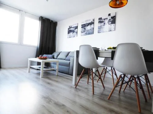 Plac Grzybowski Apartment by BookingHost