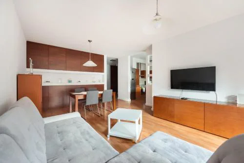 Pole Mokotowskie Spacious Apartment by BookingHost