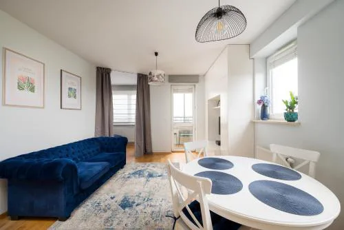 Praga Tower Blue Apartment by Bookinghost