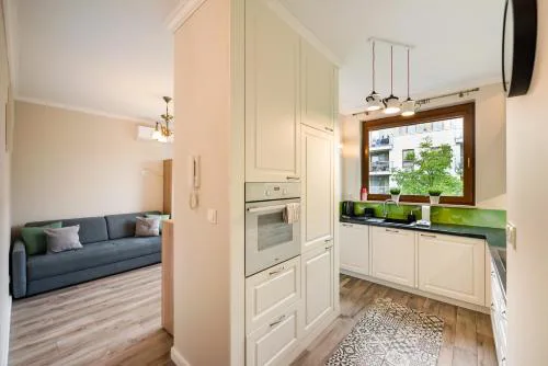 Prestige Verdant Apartment by BookingHost