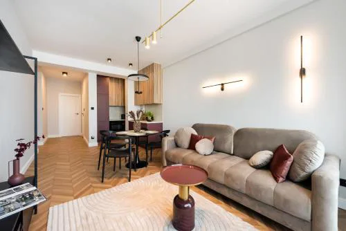 Remarkable City Centre Apartment by BookingHost