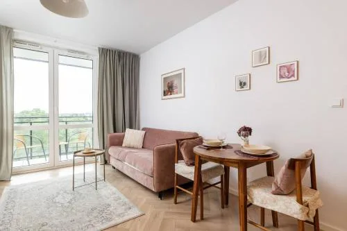 Rosewood Apartment with AC and Balcony Wiktoryn