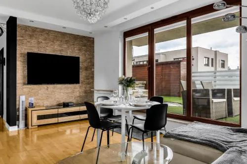 Sokratesa Business Apartments - 52m2 Terrace, Parking, Metro Nearby - by Rentujemy