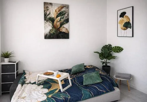 Słoneczny apartament na Żoliborzu dla 2 osób przy Arkadii