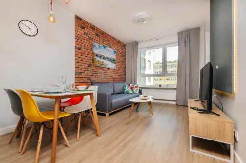 Stare Bielany 2-Bedroom Apartment by BookingHost